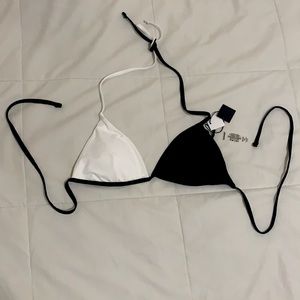 [SOLD] Garage Triangle Bikini Top 🖤